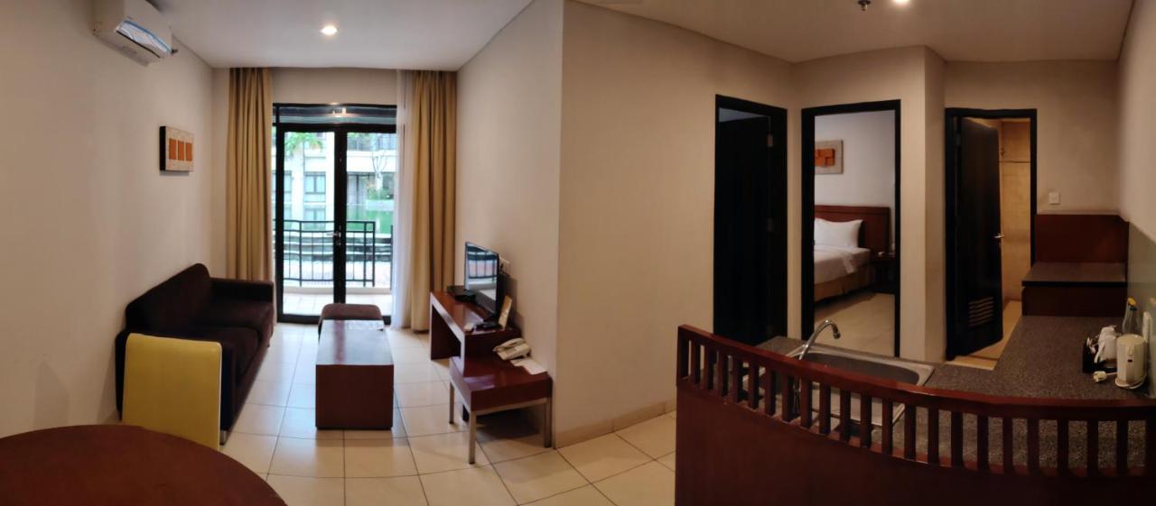 Grand Kuta Hotel And Residence Legian Exterior foto