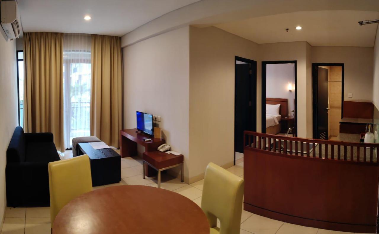 Grand Kuta Hotel And Residence Legian Exterior foto
