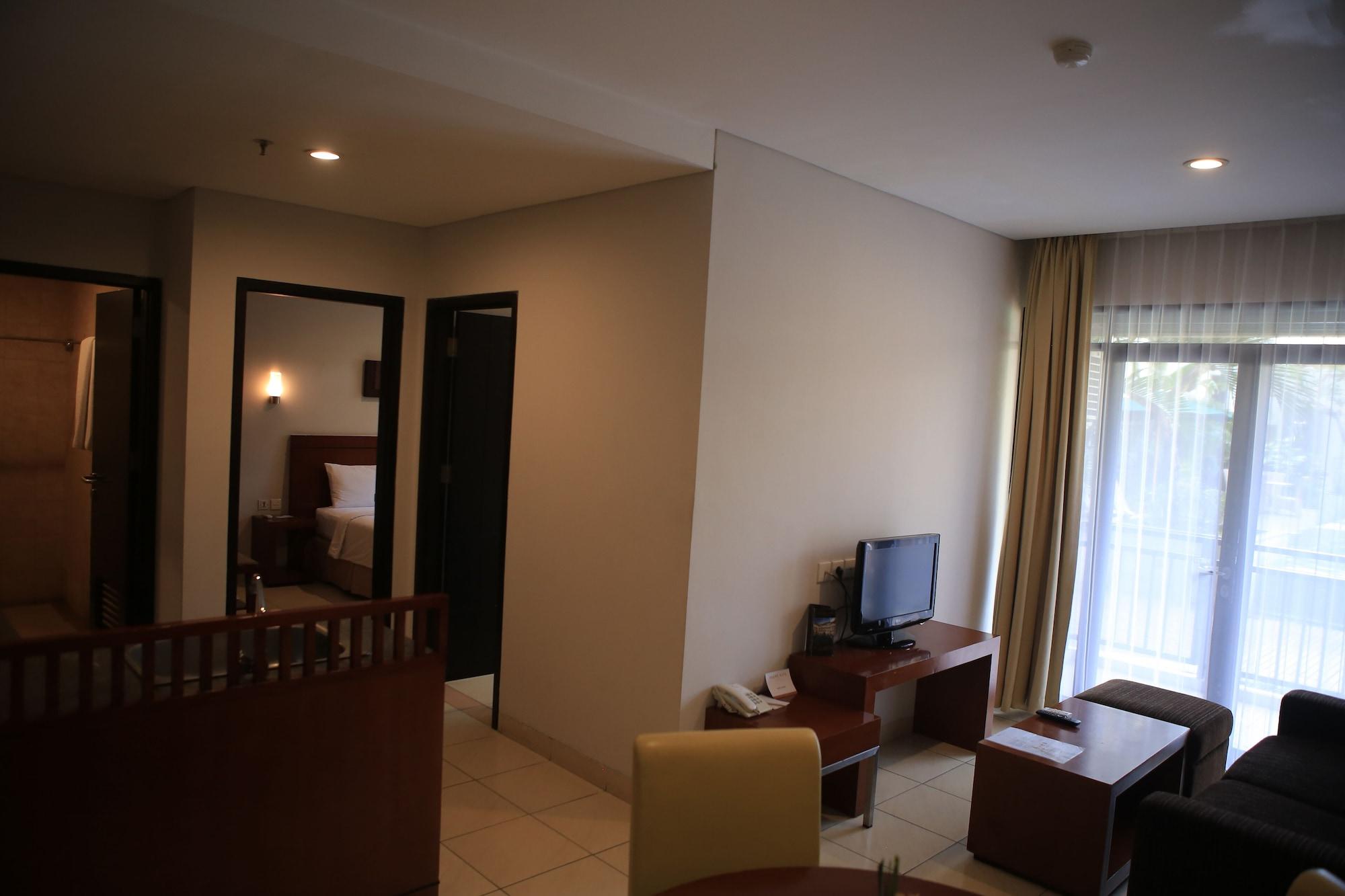 Grand Kuta Hotel And Residence Legian Exterior foto