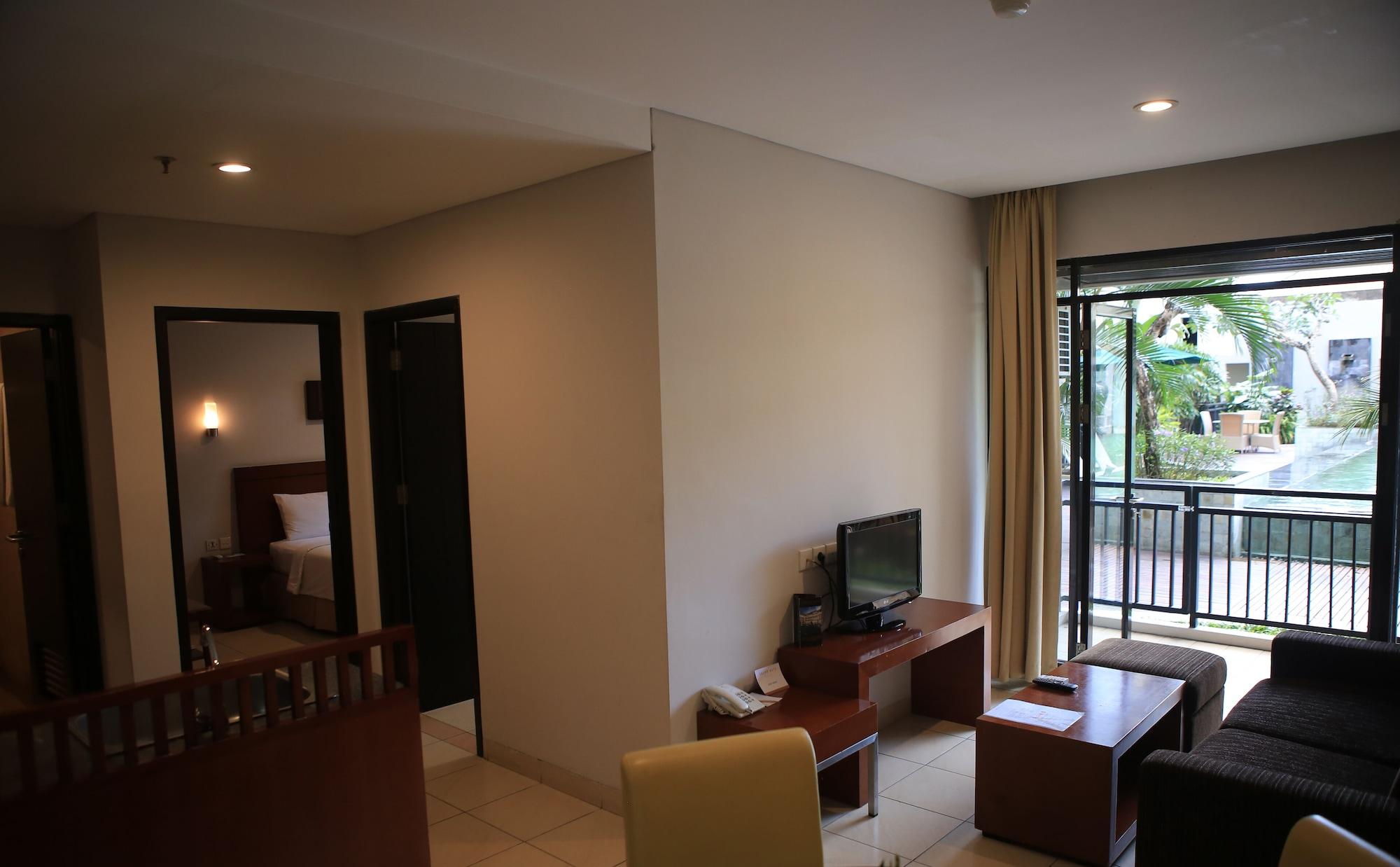 Grand Kuta Hotel And Residence Legian Exterior foto