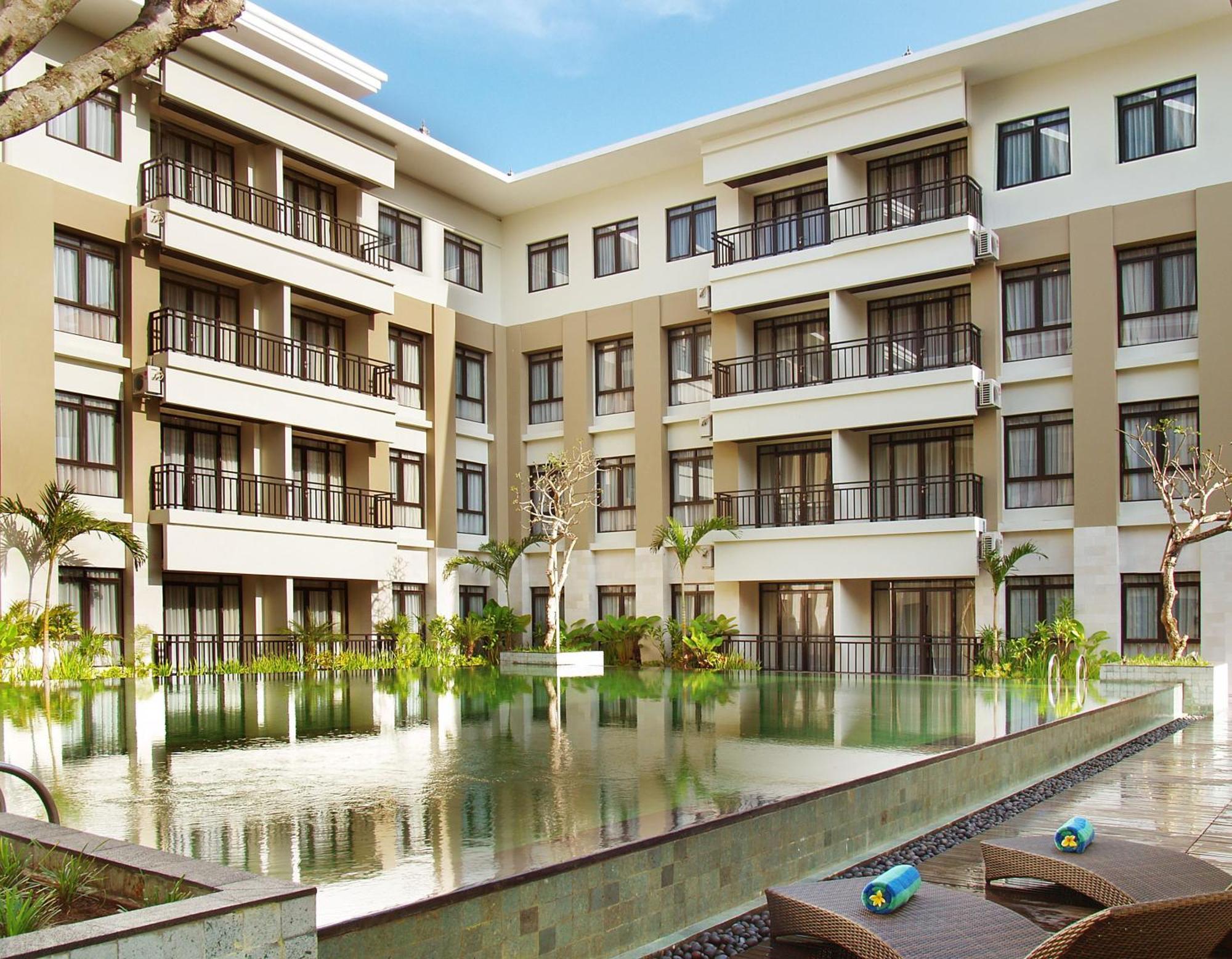 Grand Kuta Hotel And Residence Legian Exterior foto