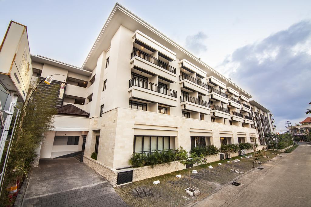Grand Kuta Hotel And Residence Legian Exterior foto